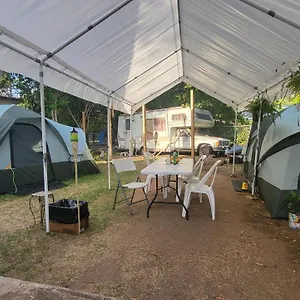 Inn Cozy Glamping Retreat: Biobay-adjacent Family Getaway